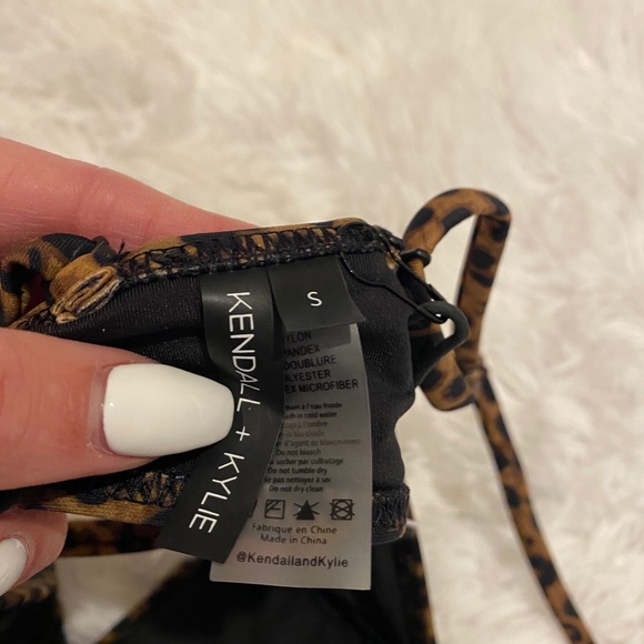 SOLD Kendall & Kylie leopard bikini top - Picture 5 of 5